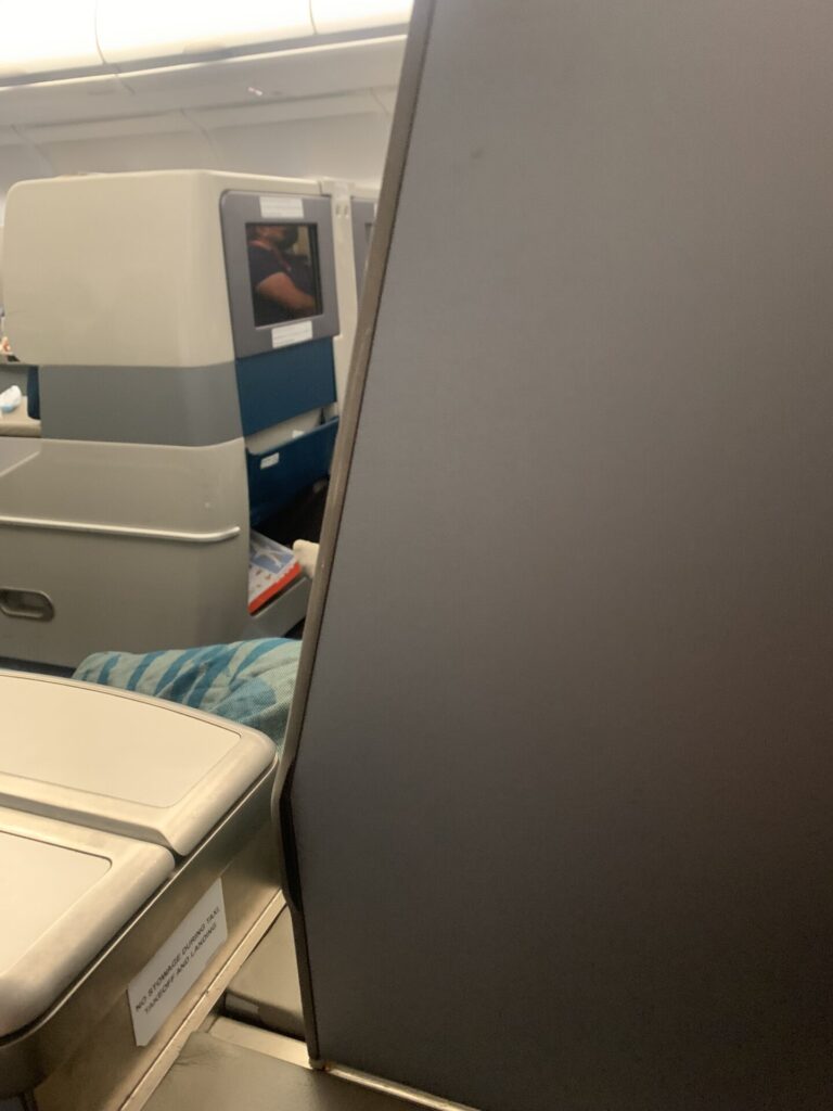 Neil Scrivener reviews Srilankan Airlines Business Class offering on their Airbus A330-200. 