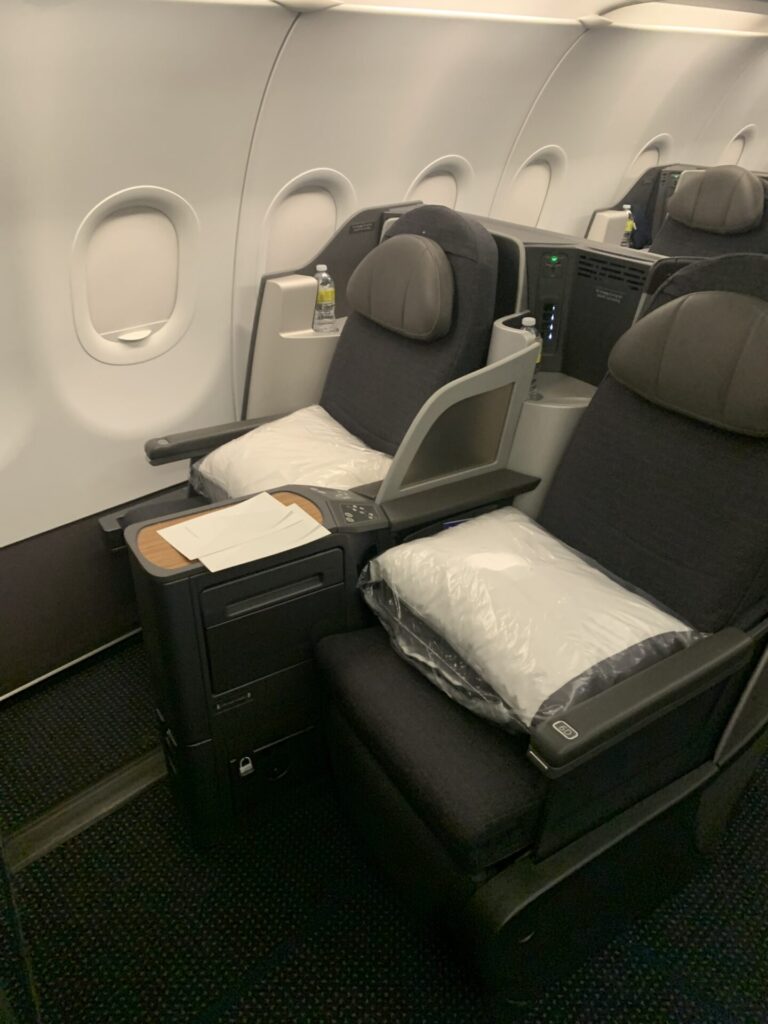 Neil Scrivener reviews the American Airlines Flagship Business seat on the A321T Transcon service, going between East/West coast America.