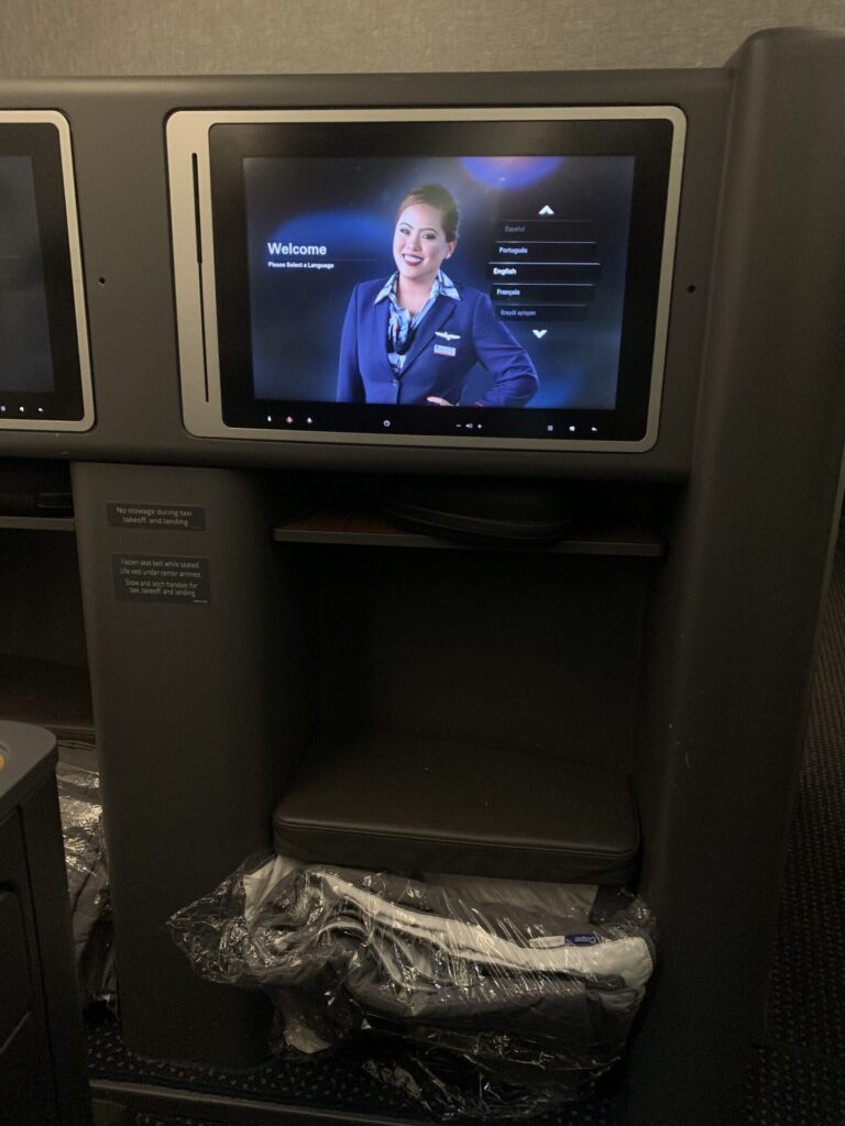 Neil Scrivener reviews the American Airlines Flagship Business seat on the A321T Transcon service, going between East/West coast America.