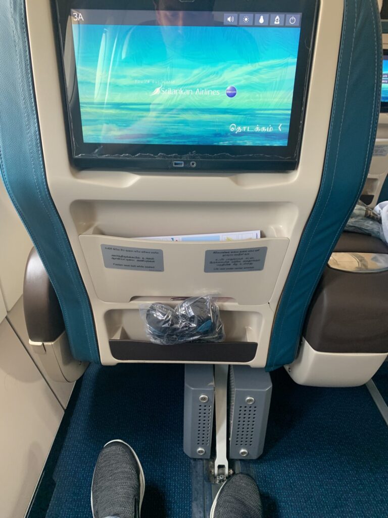 Neil Scrivener reviews Srilankan Airlines' Business Class seat onboard their Airbus A320.