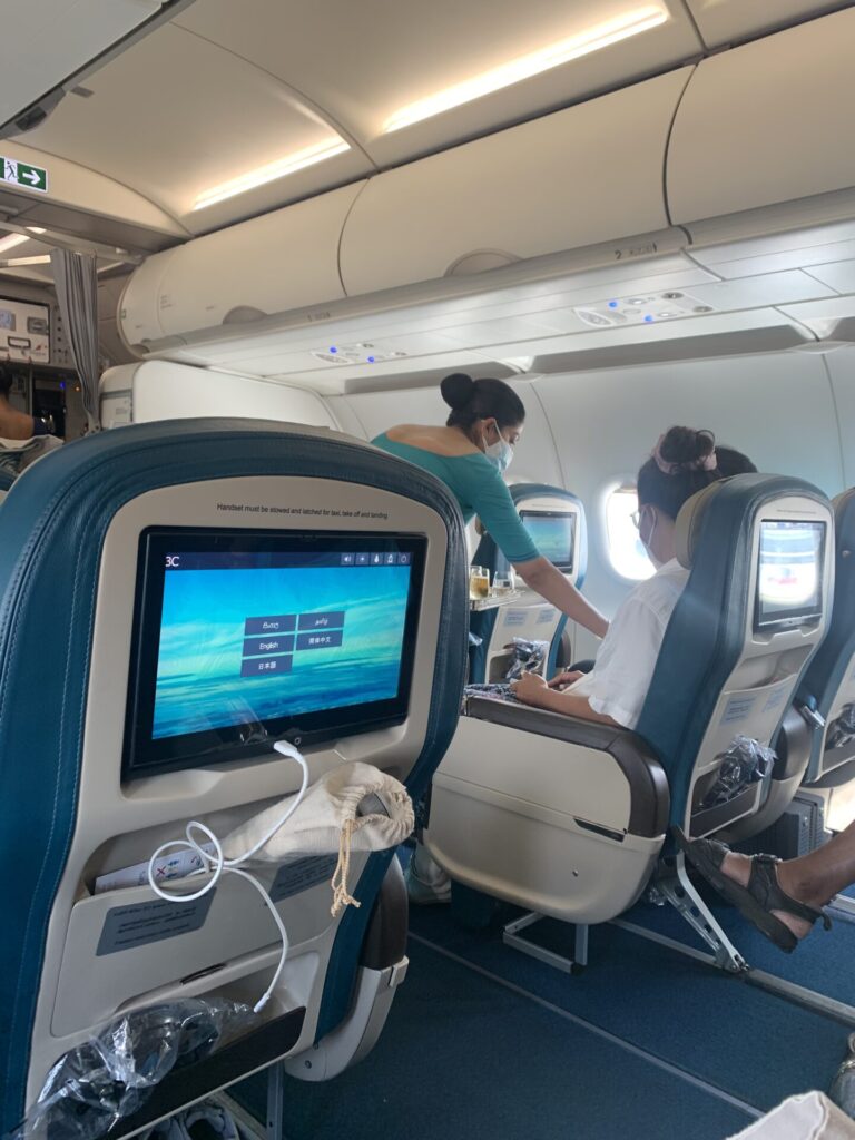 Neil Scrivener reviews Srilankan Airlines' Business Class seat onboard their Airbus A320.