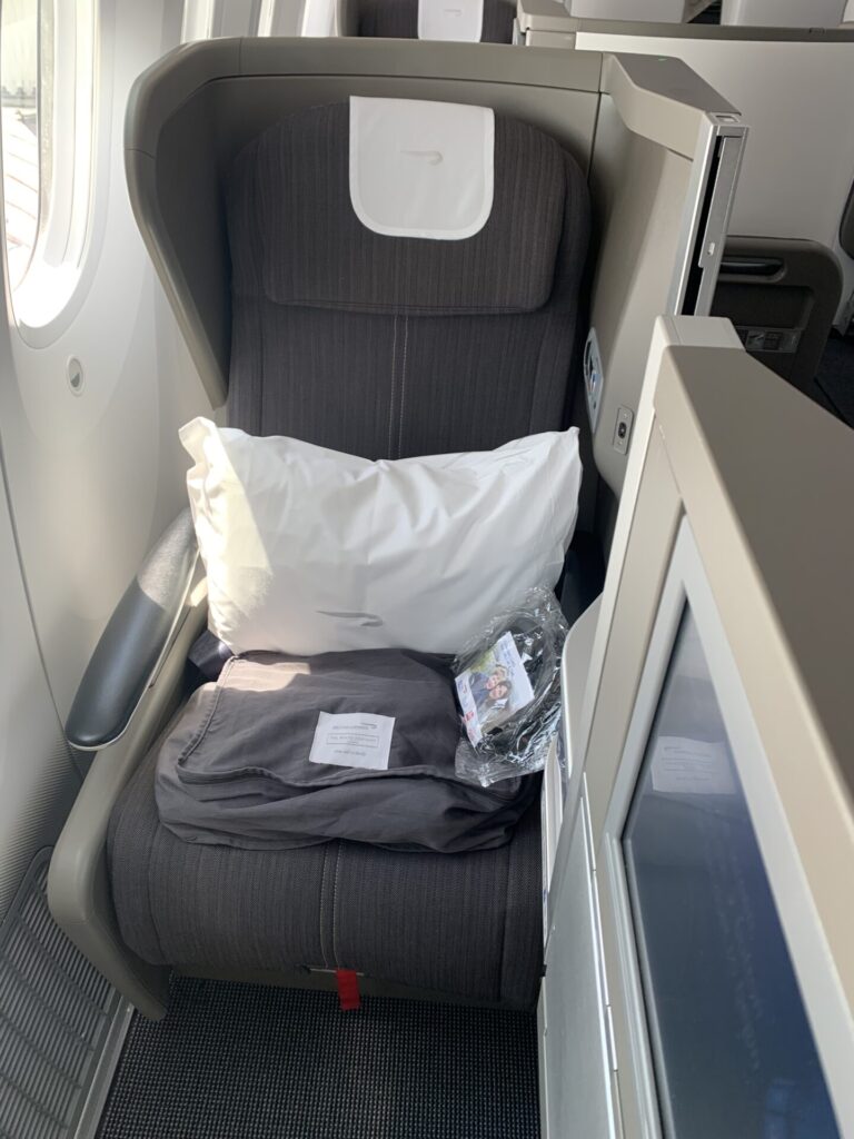 Neil Scrivener reviews British Airways BA104 in Business Class from Dubai to London Heathrow - on the Boeing 787 Dreamliner in Club World.