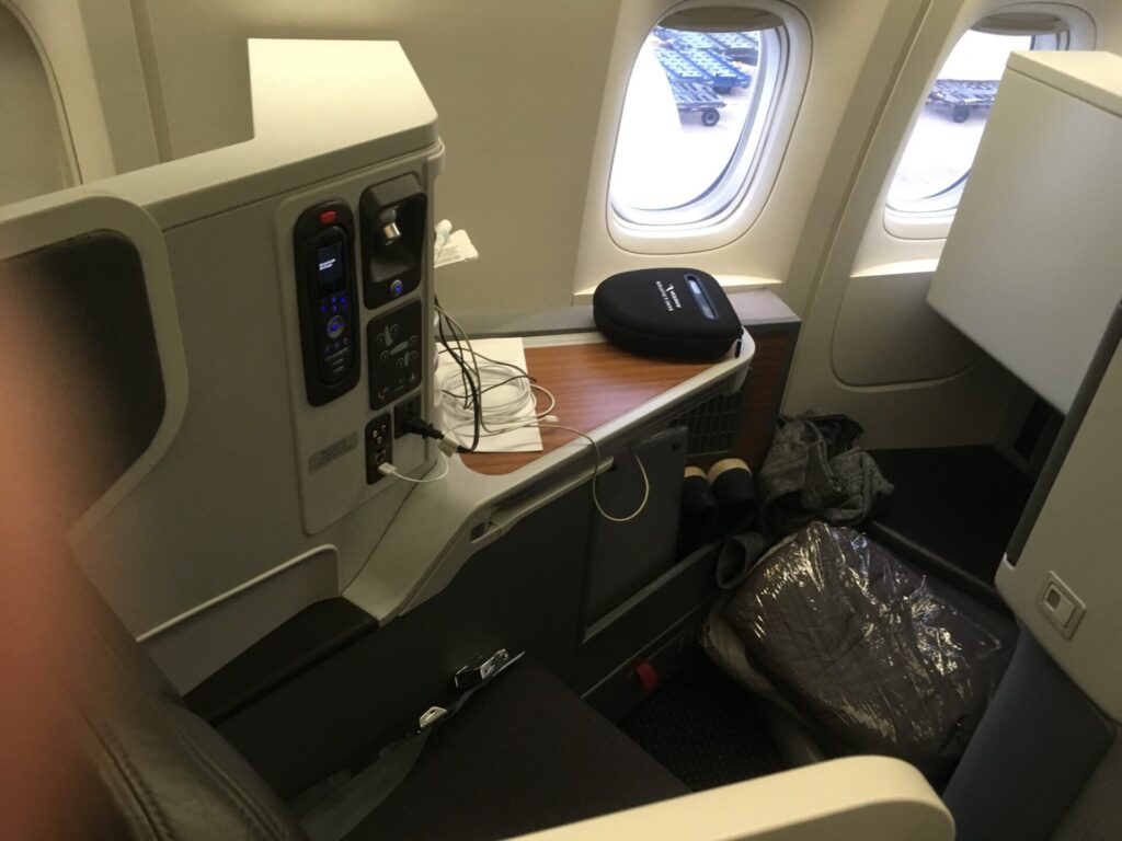 Neil Scrivener reviews AA51 and AA1175 from London Heathrow to San Francisco via Dallas in Flagship Business Class and First Class. 