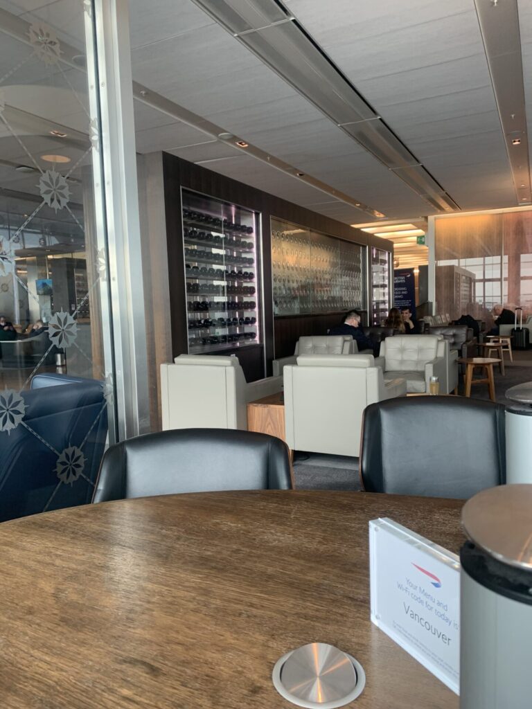 Flying Business reviews British Airways Galleries First Lounge, available to OneWorld Members and those traveling in First Class. 