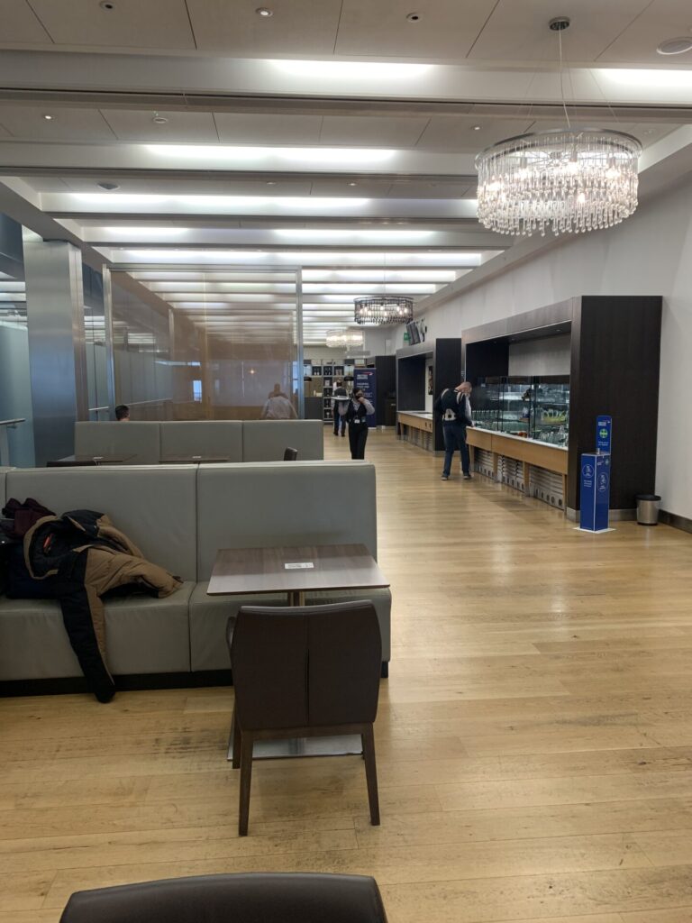 Flying Business reviews British Airways Galleries First Lounge, available to OneWorld Members and those traveling in First Class. 