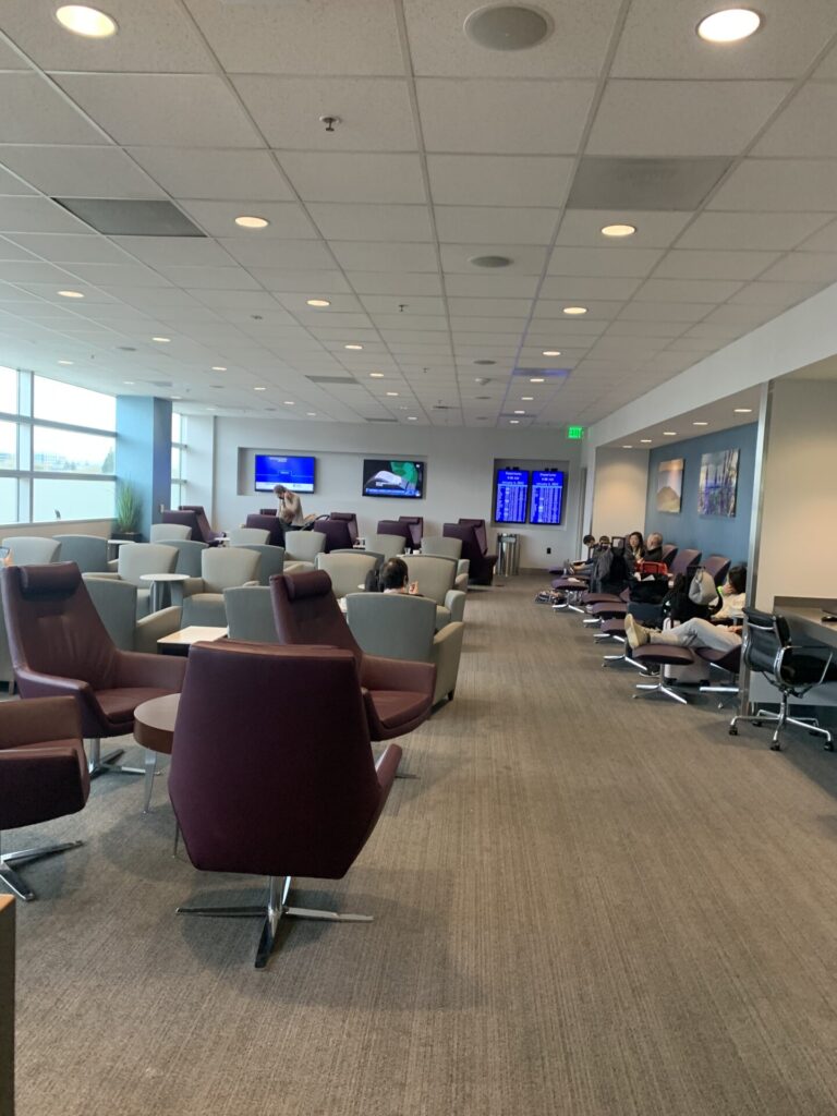 Neil Scrivener reviews The Club at Norman Y. Mineta San Jose International Airport - Gate A15