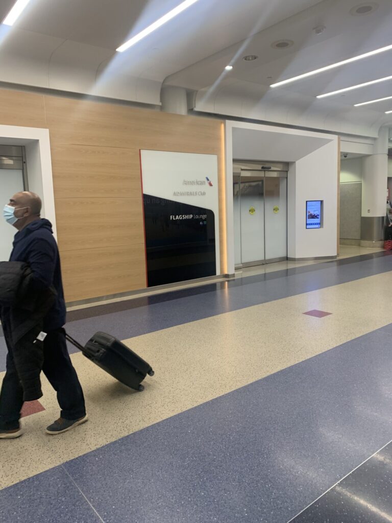 Flying Business reviews the American Airlines Admirals Club at Los Angeles Airport (LAX) Terminal 4 for OneWorld members.