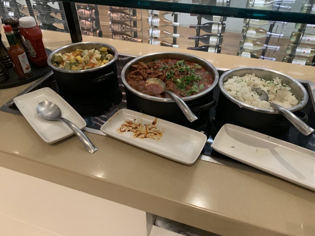 Flying Business reviews the Star Alliance Lounge at Terminal B (Tom Bradley), Los Angeles International Airport (LAX), for Star Alliance Members.