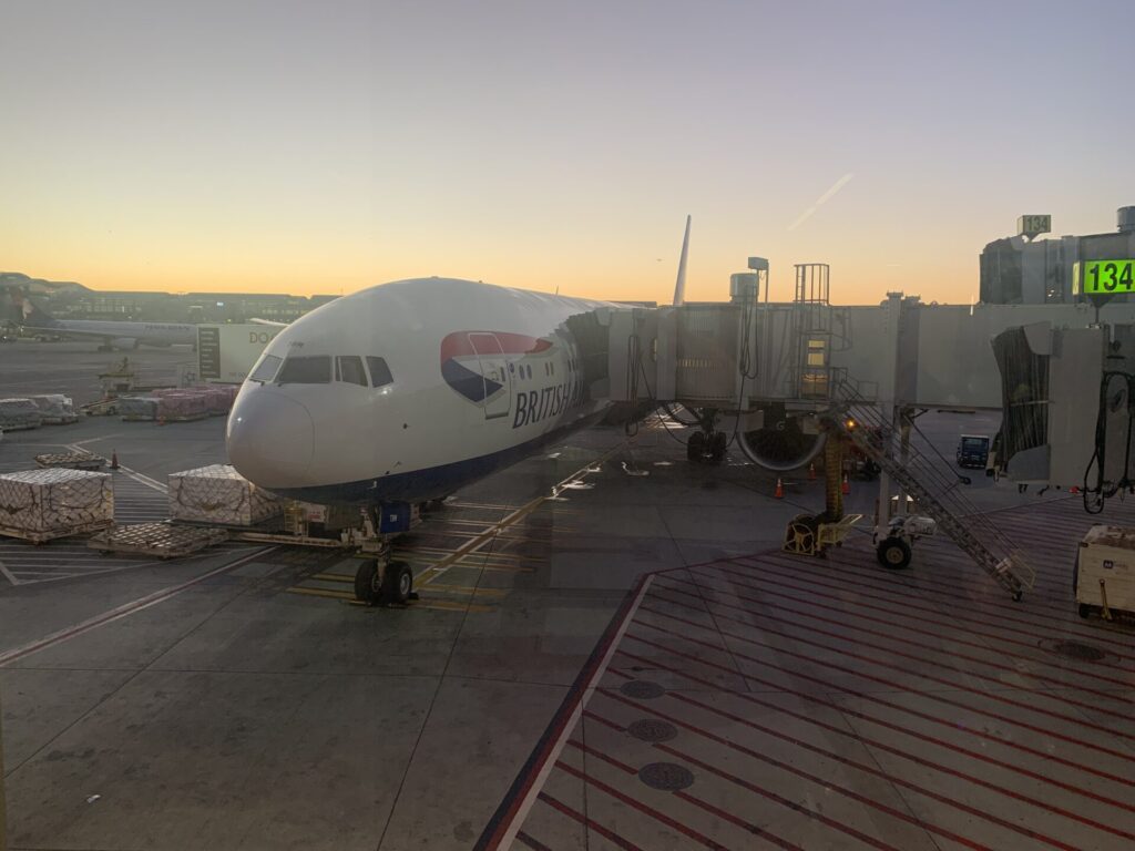 Neil Scrivener reviews British Airways First / First Class Cabin on their Boeing 777-300ER from LAX to LHR