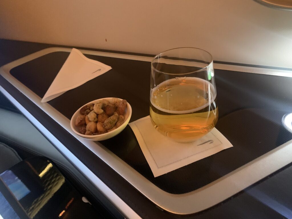 Neil Scrivener reviews British Airways First / First Class Cabin on their Boeing 777-300ER from LAX to LHR