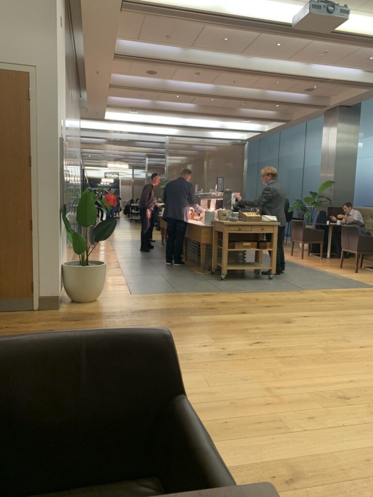 Flying Business reviews British Airways Galleries First Lounge, available to OneWorld Members and those traveling in First Class. 