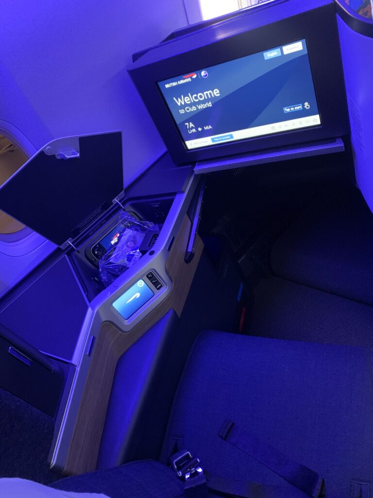 Neil Scrivener reviews British Airways BA207 from Heathrow to Miami in Business Class in Club Suite on the Boeing 777-200.