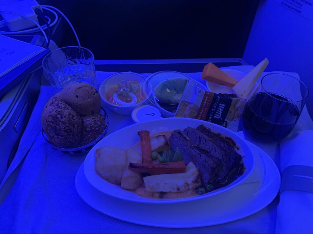 Neil Scrivener reviews British Airways BA207 from Heathrow to Miami in Business Class in Club Suite on the Boeing 777-200.