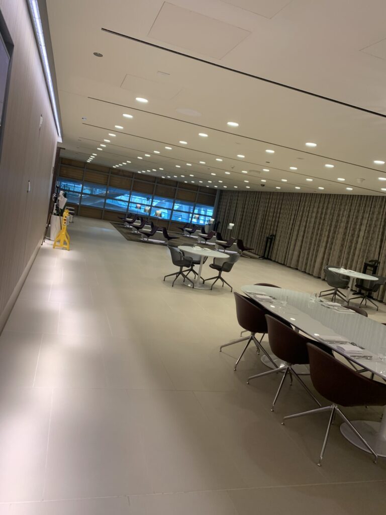 Flying Business reviews the Qatar Airways Arrivals Lounge at Terminal 1, Doha