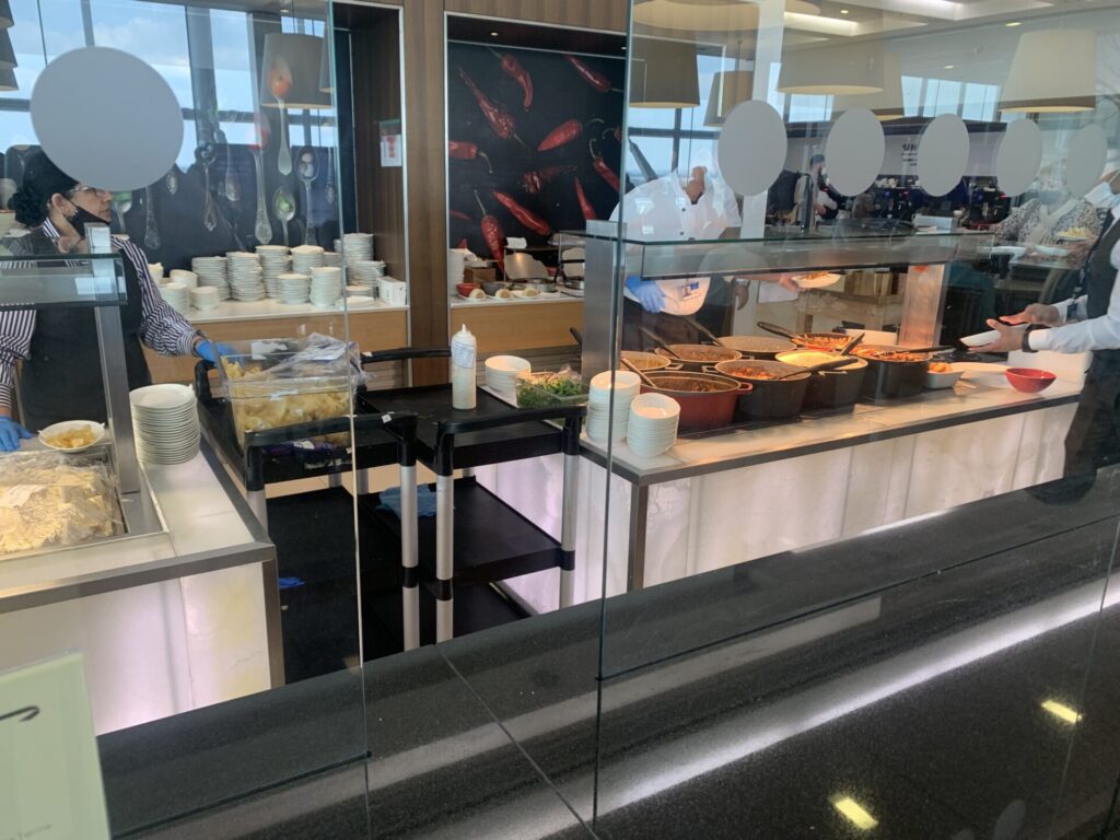 Flying Business reviews the British Airways Galleries North Lounge at Heathrow's Terminal 5, available to OneWorld members.