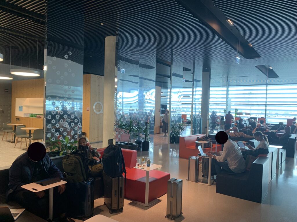 Flying Business reviews the ANA Lounge at Lisbon's Humberto Delgado Airport in Portugal. 