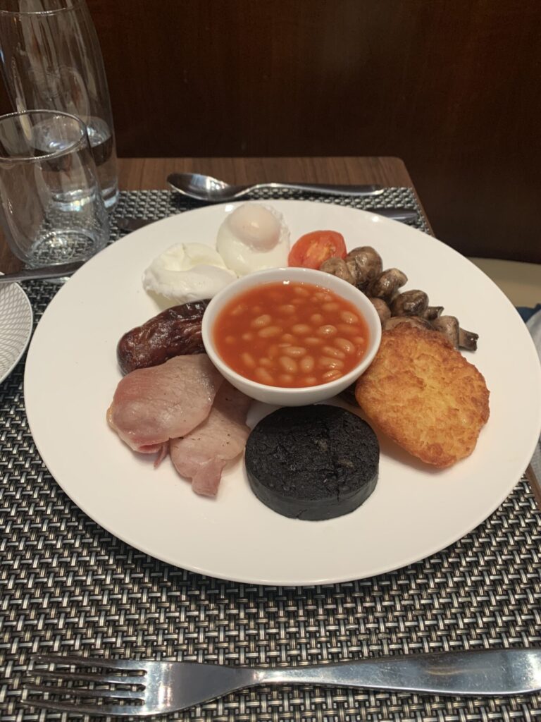 Flying Business reviews British Airways' Concorde Room, for First Class passengers at London's Heathrow Airport at Terminal 5.