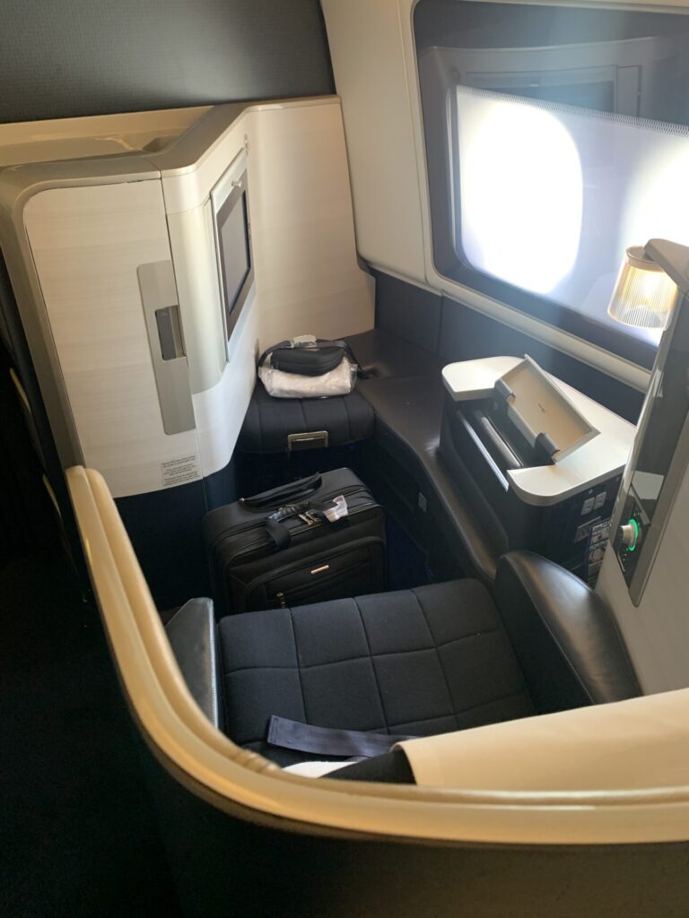 Neil Scrivener reviews British Airways First on BA053 from London Heathrow to Seattle Tacoma airport on the Boeing 777-300ER.