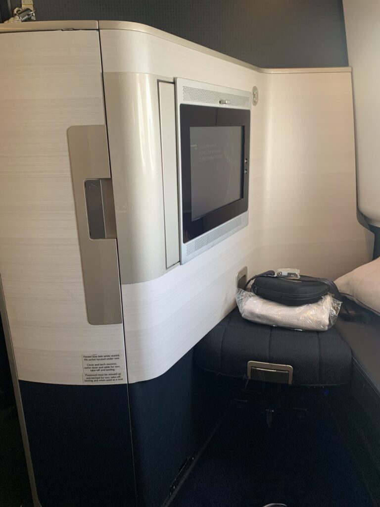 Neil Scrivener reviews British Airways First on BA053 from London Heathrow to Seattle Tacoma airport on the Boeing 777-300ER.