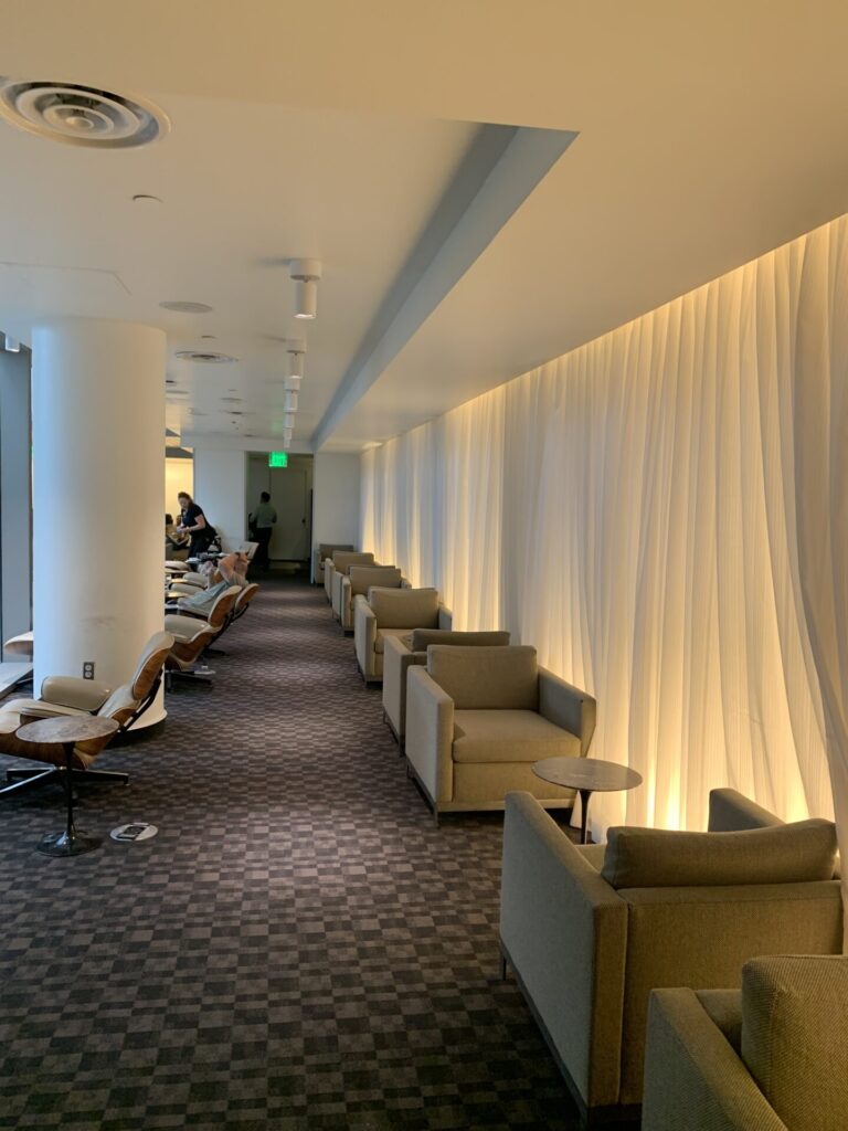 Flying Business reviews the OneWorld Lounge at LAX's Terminal B. Los Angeles International Airport, Tom Bradley Terminal.