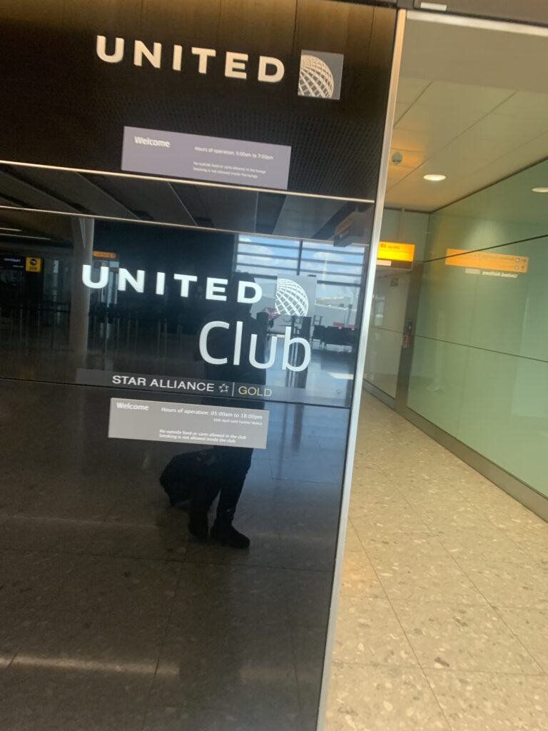 Flying Business reviews United Airline's United Club Lounge at Heathrow's Terminal 2.