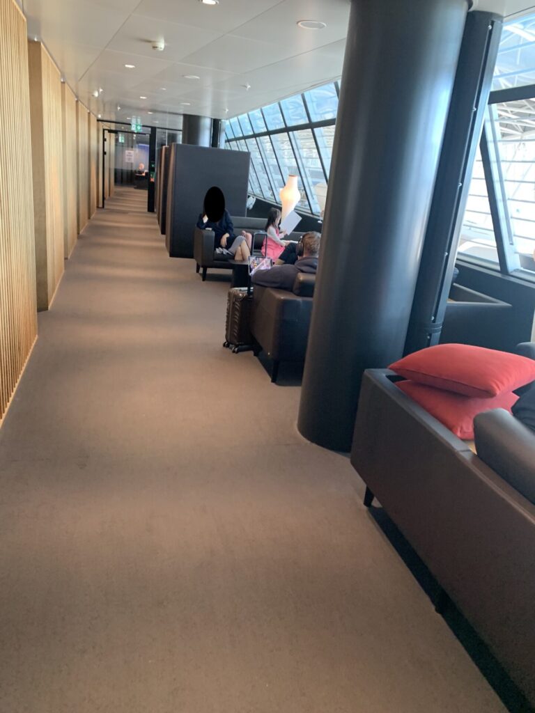 Flying Business reviews the SwissAir Business Class in Zurich Airport's Terminal 2 a A-Gates. 