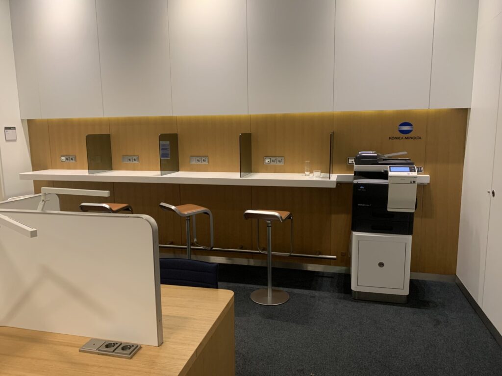 Flying Business reviews the Lufthansa's Business Class Lounge at Munich Airport, next to gate K13 - Flughafen München