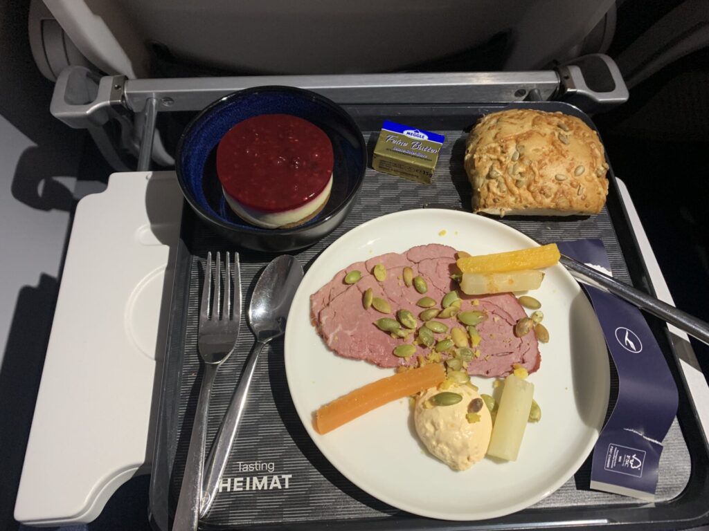 Neil Scrivener reviews Lufthansa's short haul Business Class on a flight from Munich to Heathrow