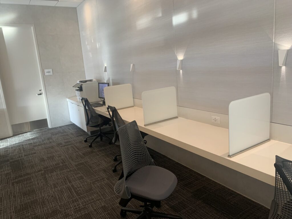 Flying Business reviews the American Airlines Admirals Club at San Francisco's Terminal 1. Available for OneWorld members and those traveling First or Business Class.