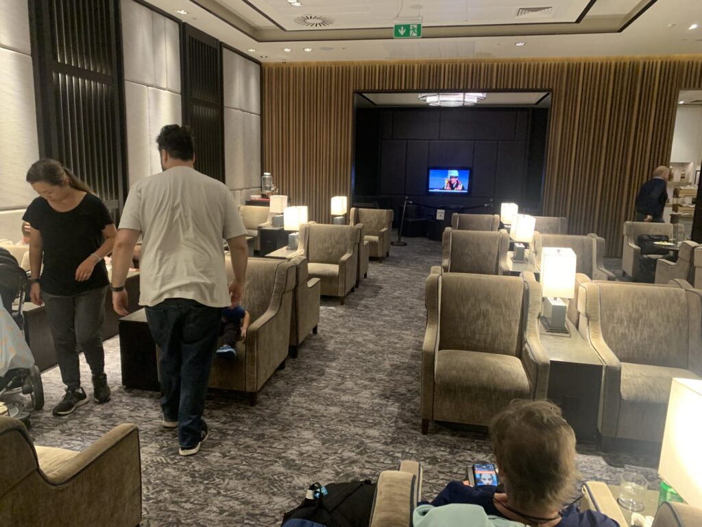 Neil Scrivener reviews the Plaza Premium Lounge at Heathrow's Terminal 2, using an American Express Platinum Card for access.