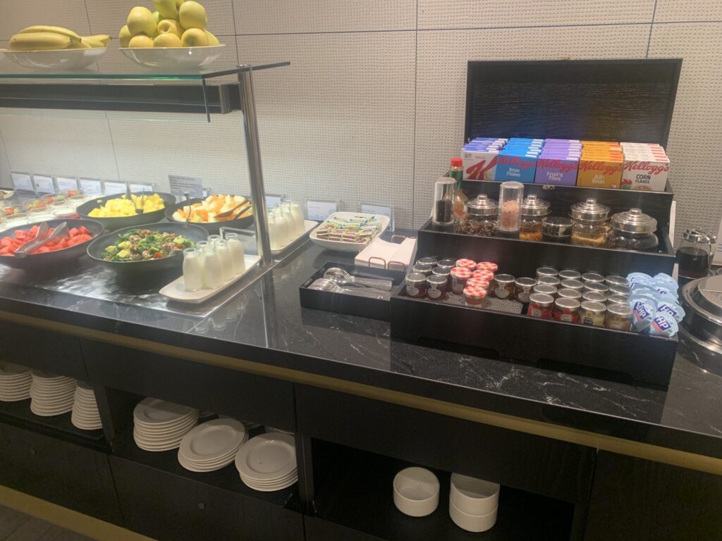 Flying Business review the American Express Centurion Lounge in London Heathrow's Terminal 3. 