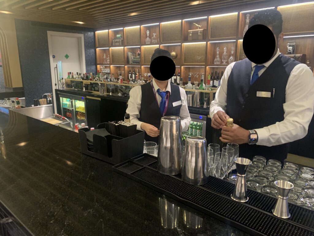 Flying Business review the American Express Centurion Lounge in London Heathrow's Terminal 3. 