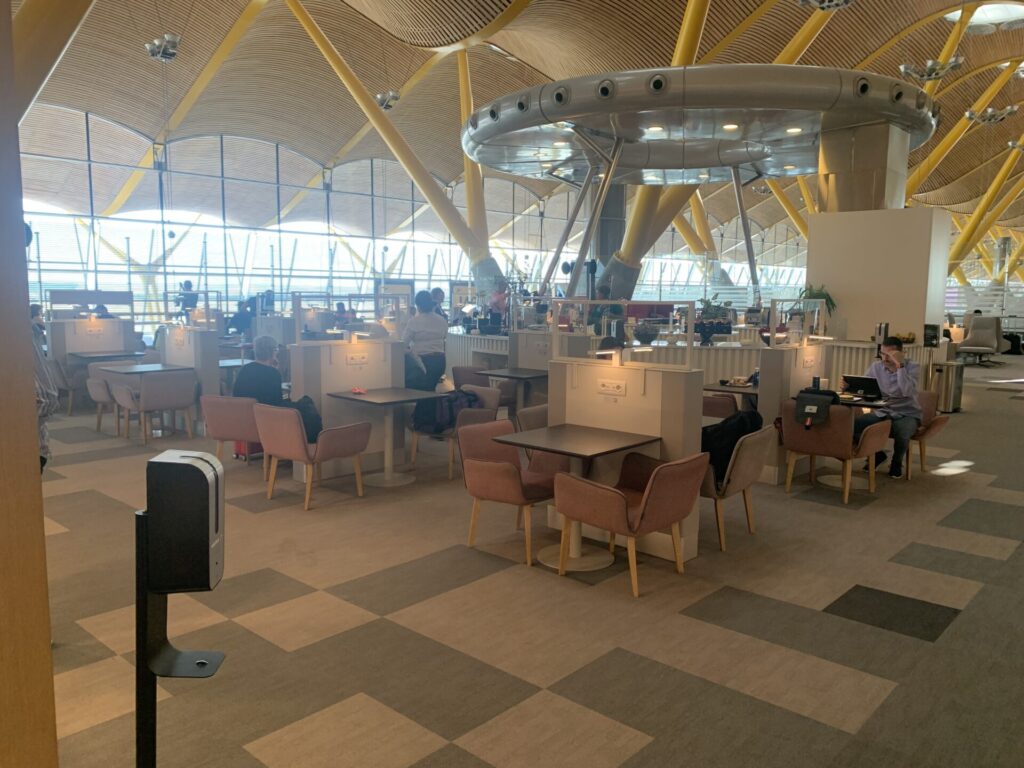 Flying Business reviews the Iberia Dali VIP Lounge in Madrid's Bajas Airport, accessed via OneWorld membership. 