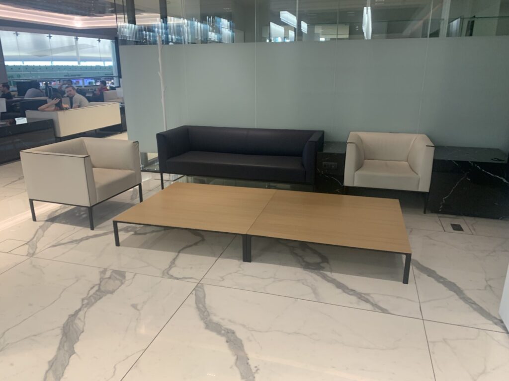 Neil Scrivener reviews the Aena VIP Miro Lounge at Terminal 1, Josep Tarradellas Barcelona–El Prat Airport, Spain.