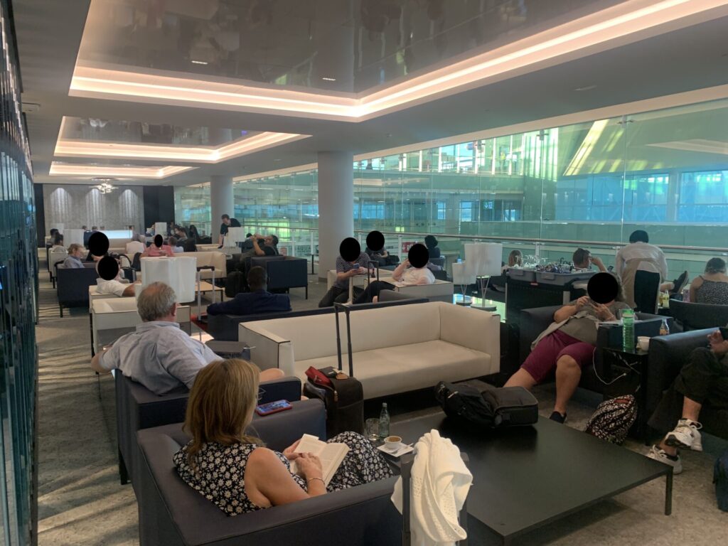 Neil Scrivener reviews the Aena VIP Miro Lounge at Terminal 1, Josep Tarradellas Barcelona–El Prat Airport, Spain.