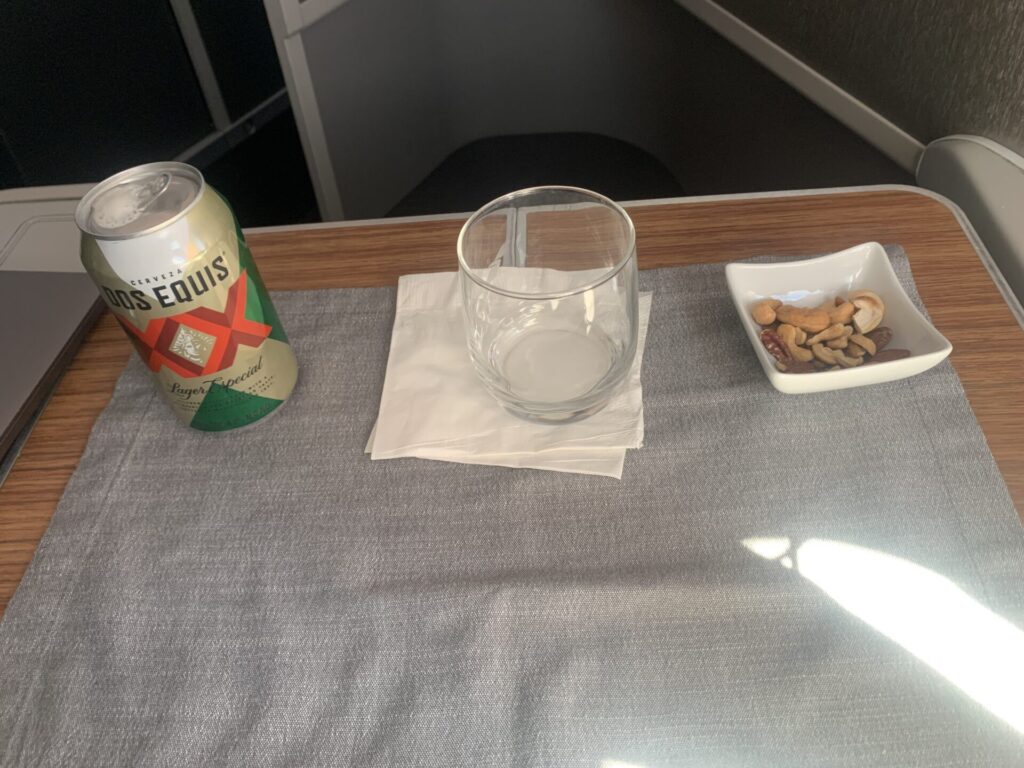 Neil Scrivener reviews American Airlines AA723 from Dublin (DUB) to Philadelphia (PHL) on the Boeing 787-8 Dreamliner, in Flagship Business.