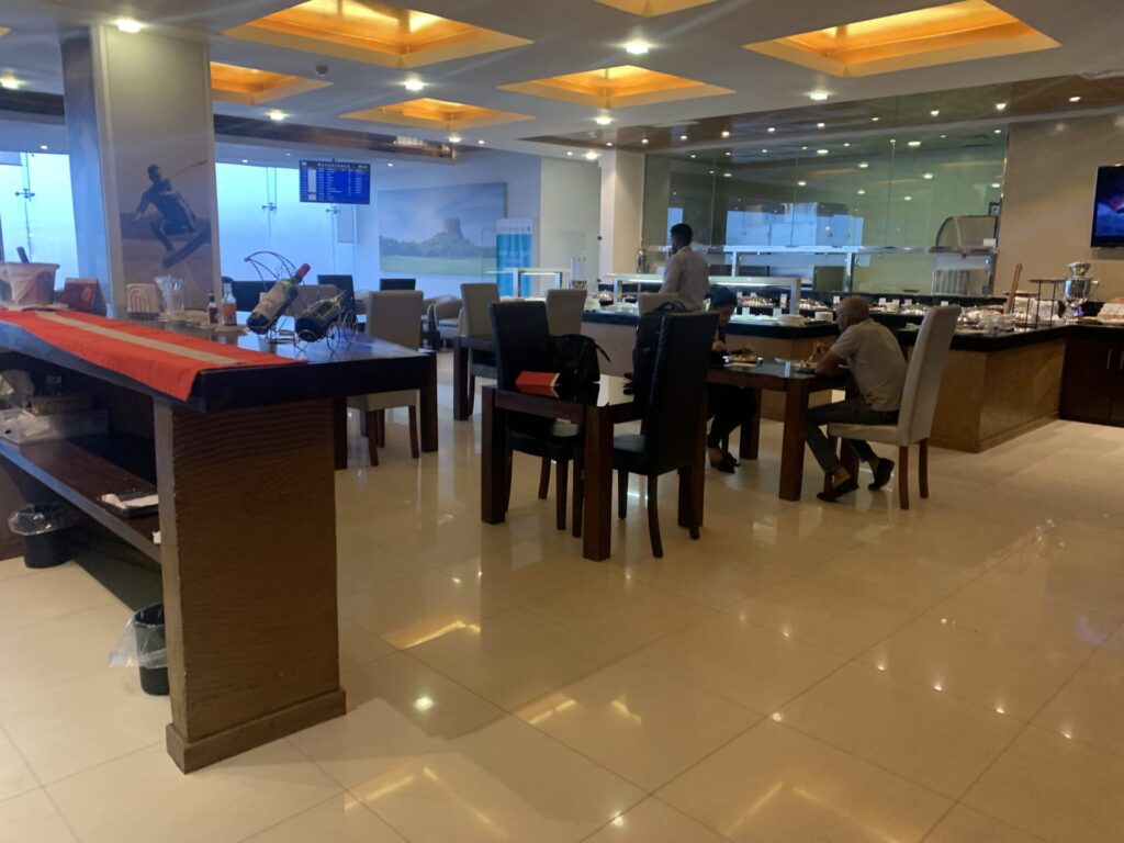 Flying Business reviews the Srilankan Airlines Serendib Lounge in Colombo's Bandaranaike International Airport in Sri Lanka. 