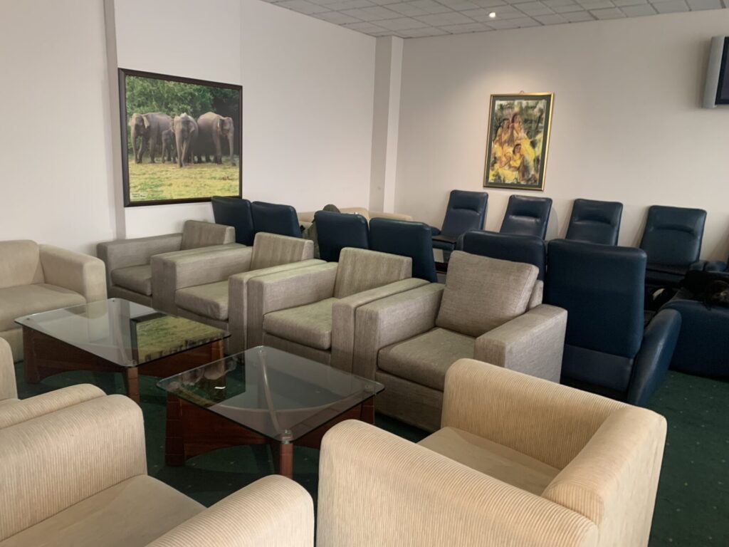 Flying Business reviews the Lotus Lounge at Bandaranaike International Airport, Sri Lanka. -available for Priority Pass members. 