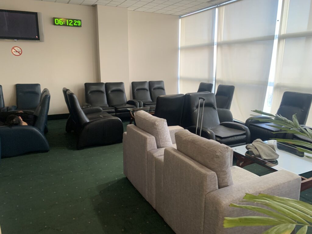 Flying Business reviews the Lotus Lounge at Bandaranaike International Airport, Sri Lanka. -available for Priority Pass members. 