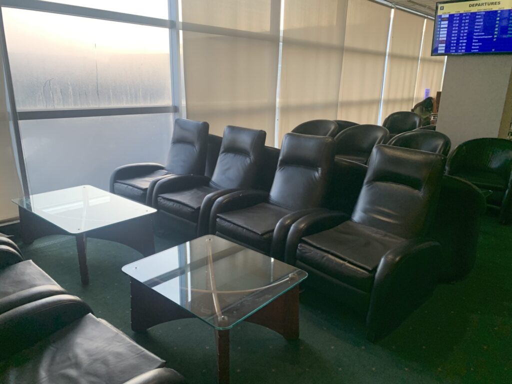 Flying Business reviews the Lotus Lounge at Bandaranaike International Airport, Sri Lanka. -available for Priority Pass members. 