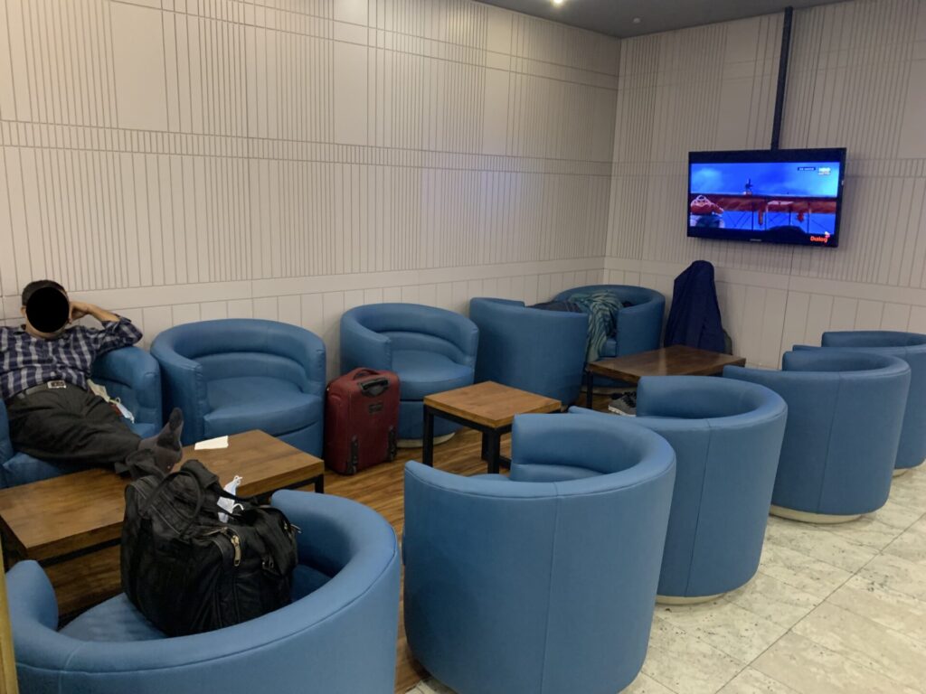 Flying Business reviews the Srilankan Airlines Serendiva Lounge at Colombo's Bandaranaike Airport. 