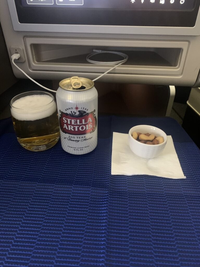 Neil Scrivener reviews United UA933 from Frankfurt (FRA) to Washington (IAD) in Polaris (Business Class). 