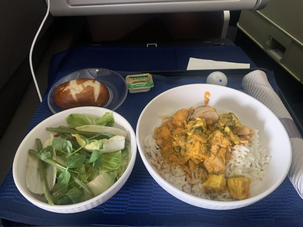 Neil Scrivener reviews United UA933 from Frankfurt (FRA) to Washington (IAD) in Polaris (Business Class). 