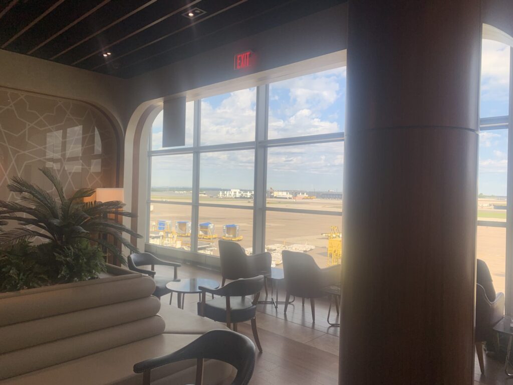 Neil Scrivener reviews the Turkish Airlines lounge at Washington Dulles' Concourse B (IAD), accessed with a Priority Pass.