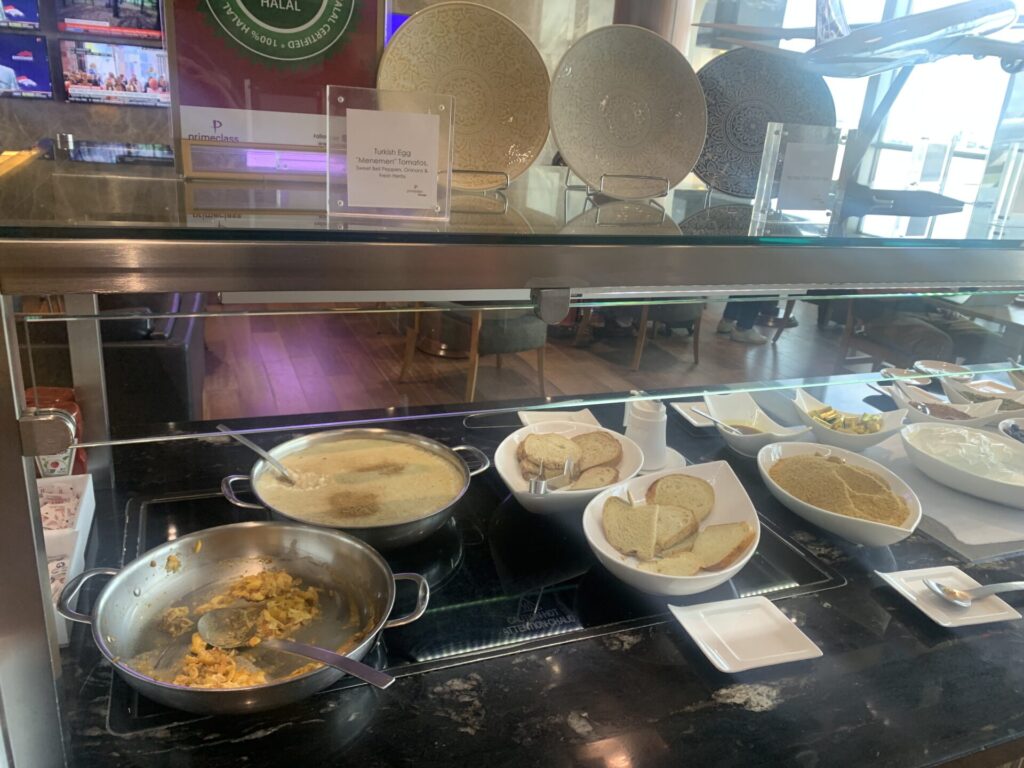 Neil Scrivener reviews the Turkish Airlines lounge at Washington Dulles' Concourse B (IAD), accessed with a Priority Pass.