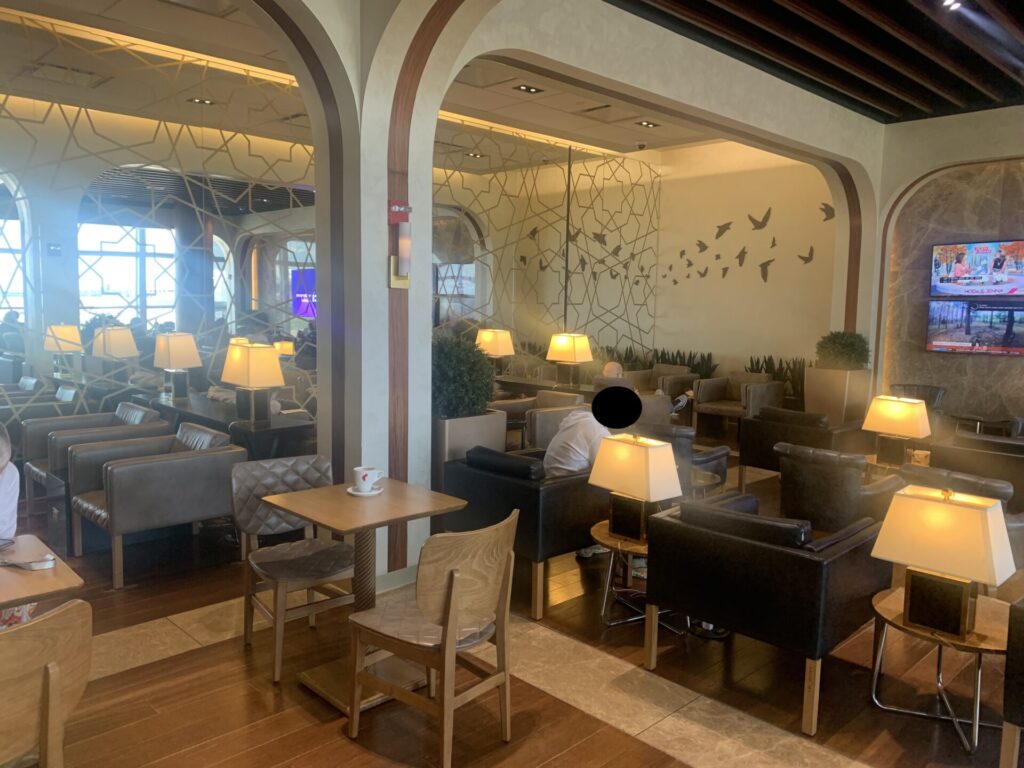 Neil Scrivener reviews the Turkish Airlines lounge at Washington Dulles' Concourse B (IAD), accessed with a Priority Pass.