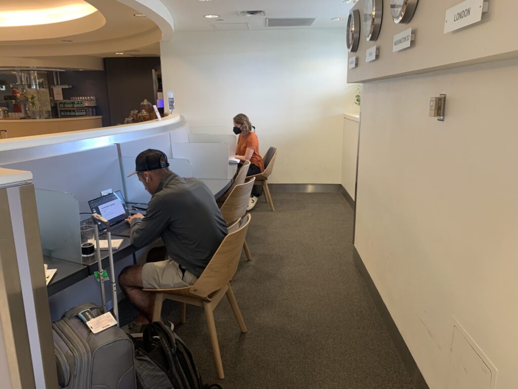 Neil Scrivener reviews Lufthansa's Business and Senator lounges in Washington Dulles' (IAD) Concourse B.