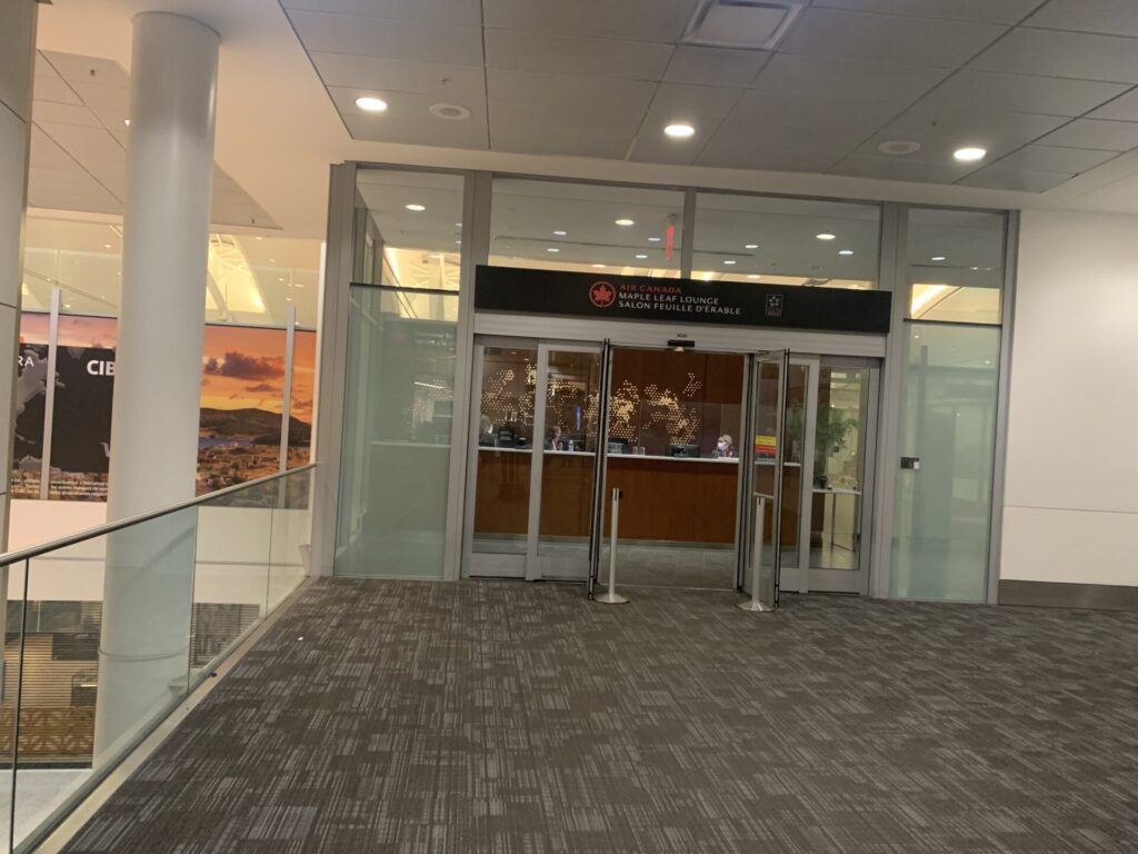 Flying Business reviews the Air Canada Maple Leaf Lounge at Canada's Toronto Pearson Airport, available to Star Alliance Gold Members.