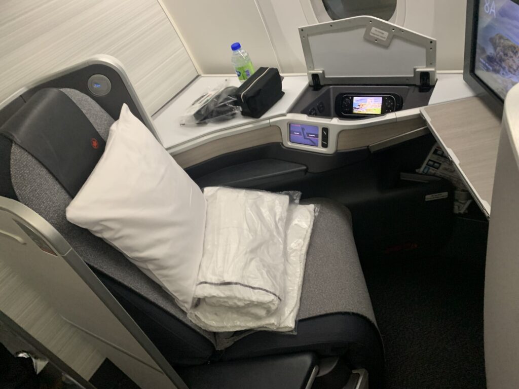 Neil Scrivener reviews Air Canada's Signature Class on a flight from Toronto to Dublin on the Boeing 787-9. 