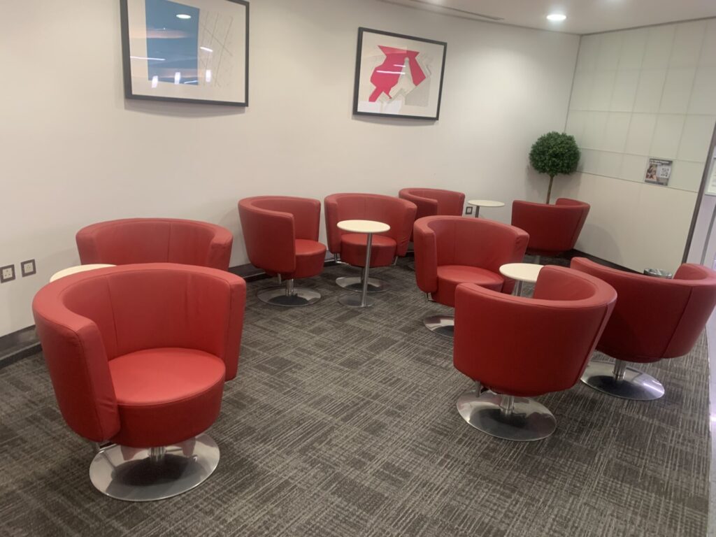 Flying Business reviews the American Airlines Flagship/Admirals Club and International First Lounges in Heathrow's Terminal 3.